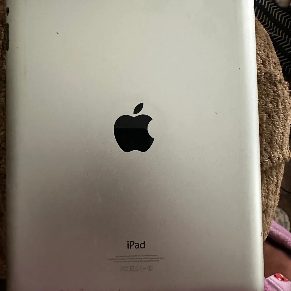 Apple White Tablet 4th generation, 32GB unlocked